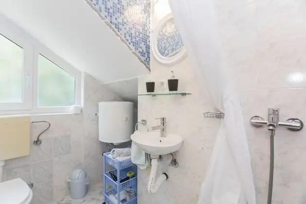 Economy Stüdyo, Avlu Manzaralı