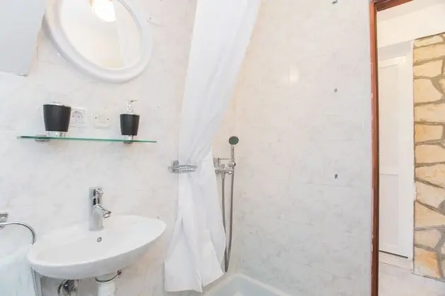 Economy Stüdyo, Avlu Manzaralı