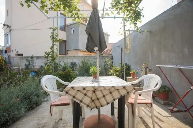 Economy Stüdyo, Avlu Manzaralı