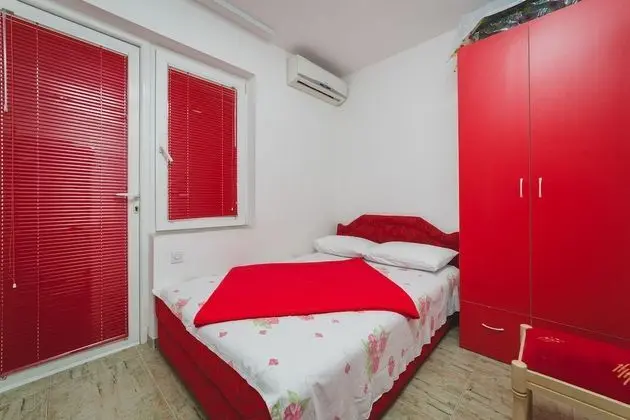 Standard Apart Daire, Dağ Manzaralı