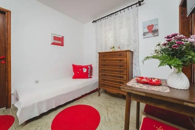 Standard Apart Daire, Dağ Manzaralı