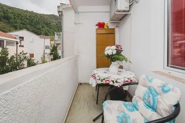 Standard Apart Daire, Dağ Manzaralı