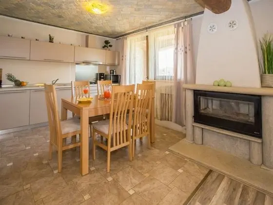 Apart Daire (Two bedroom Apartment with Balcony an)