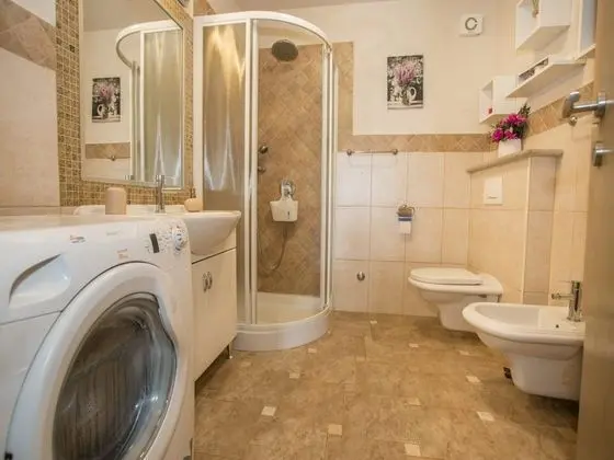 Apart Daire (Two bedroom Apartment with Balcony an)