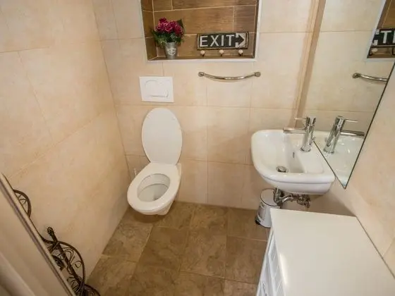 Apart Daire (Two bedroom Apartment with Balcony an)