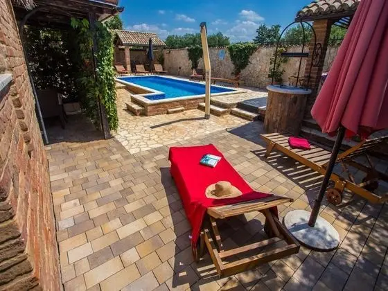 Apart Daire (Two bedroom Apartment with Balcony an)