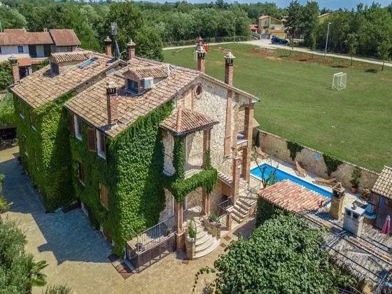 Apart Daire (Two bedroom Apartment with Balcony an)