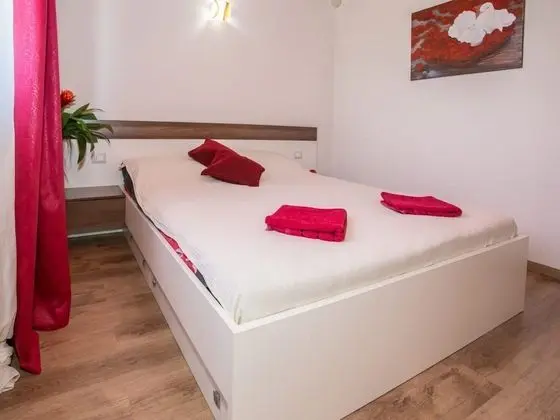 Apart Daire (Two Bedroom Apartment with Terrace an)