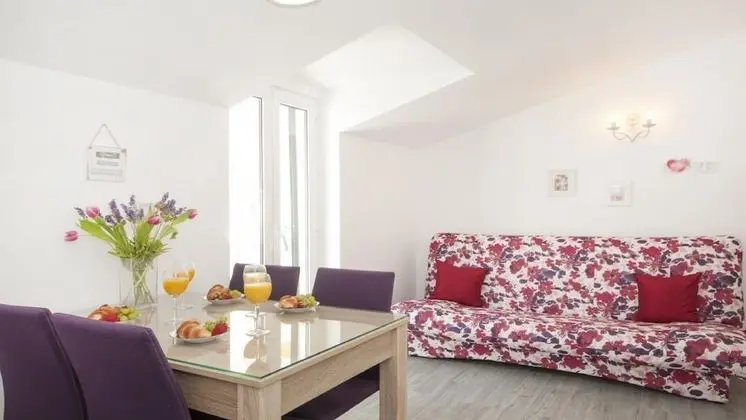 Apart Daire (1 Bedroom Apt with Terrace n Sea View)