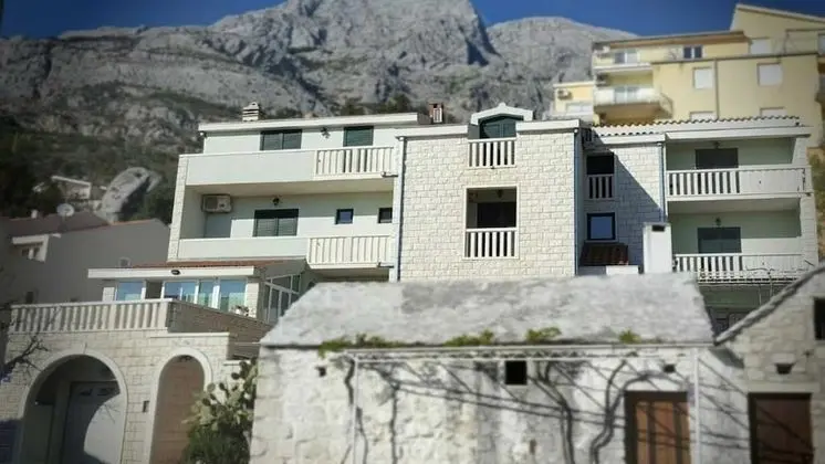 Stüdyo (Studio Apt with Terrace and Sea View)