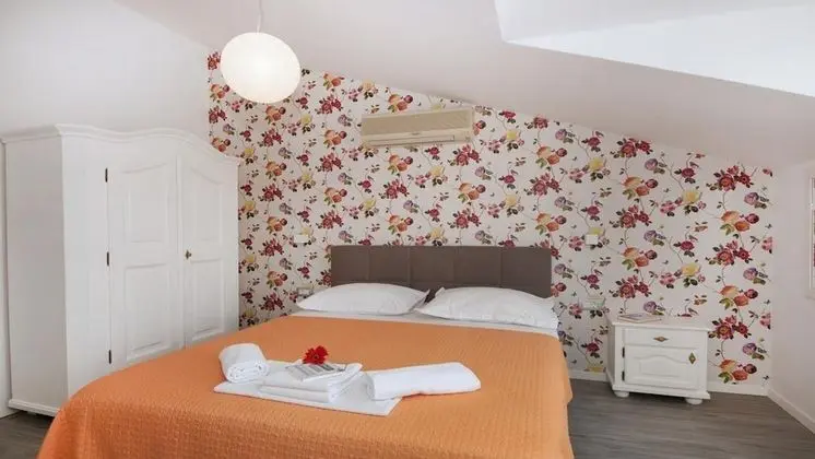 Stüdyo (Studio with Balcony and Sea View)