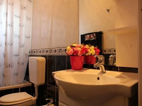 Apart Daire (Two bedroom apartment with balcony an)