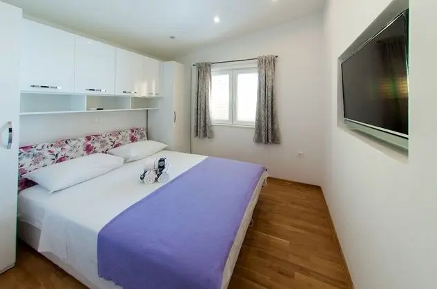 Apart Daire (Luxury 3 Bedroom Apt with Terrace)