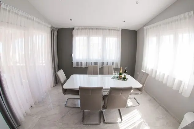Apart Daire (Luxury 3 Bedroom Apt with Terrace)