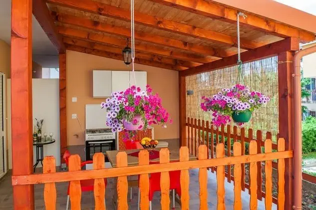 Üç Kişilik Oda (Triple Room with Terrace)