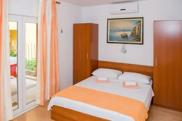 Üç Kişilik Oda (Triple Room with Terrace)