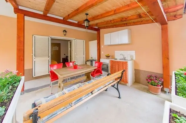 Üç Kişilik Oda (Triple Room with Terrace)