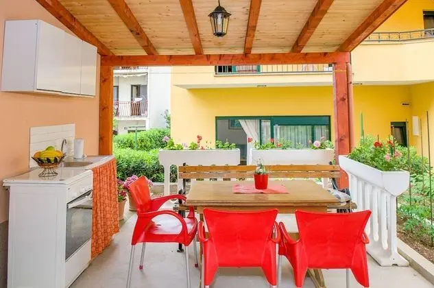 Üç Kişilik Oda (Triple Room with Terrace)