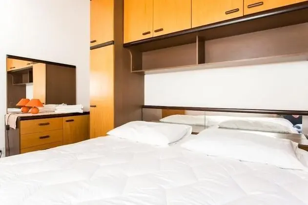 Apart Daire (One-Bedroom Apartment with Balcony an)
