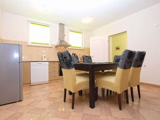 Apart Daire, 2 Yatak Odası (1420/13286)