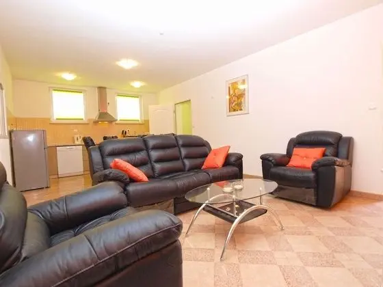 Apart Daire, 2 Yatak Odası (1420/13286)