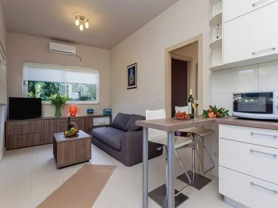 Apart Daire (One bedroom apartment with terrace an)