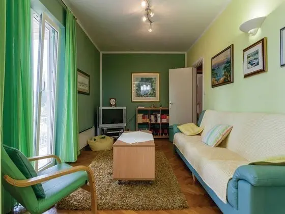Apart Daire (Three bedroom apartment with terrace )