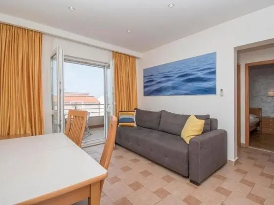 Apart Daire (One Bedroom Apartment with Balcony an)