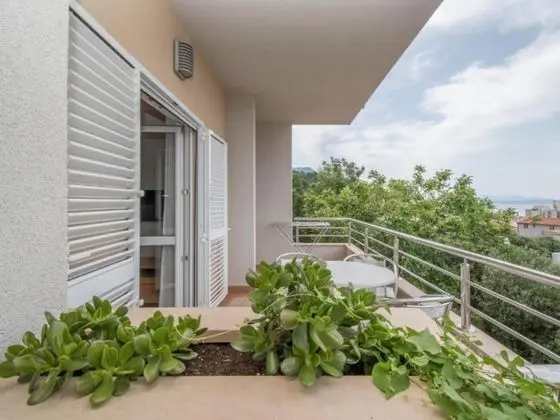 Apart Daire (One Bedroom Apartment with Balcony an)