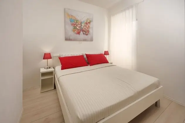 Standard Apart Daire, Bahçe Manzaralı