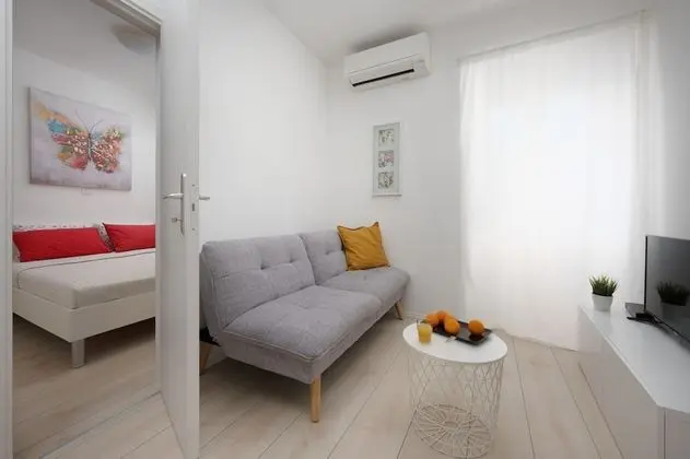 Standard Apart Daire, Bahçe Manzaralı