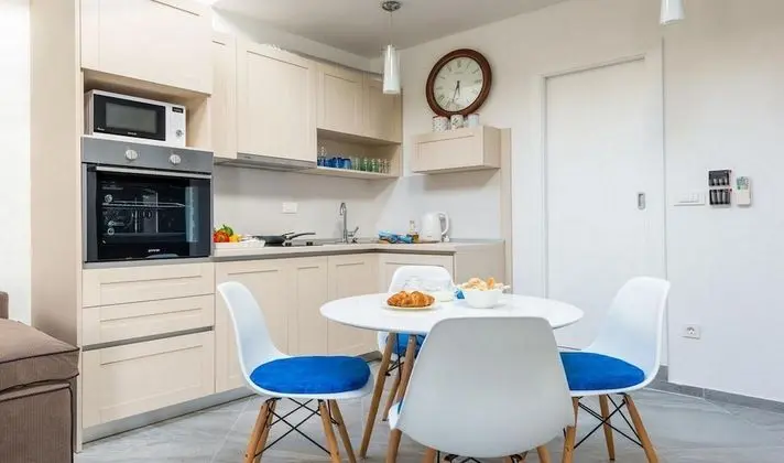 Superior Stüdyo, Balkon