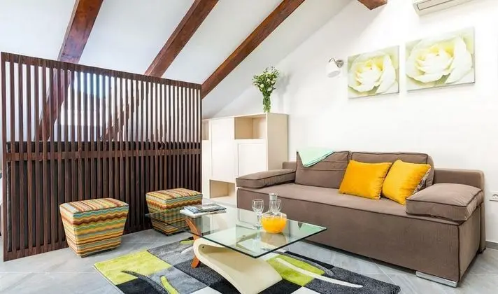 Superior Stüdyo, Balkon