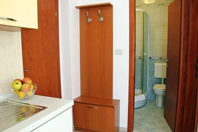 Economy Apart Daire, Zemin Kat