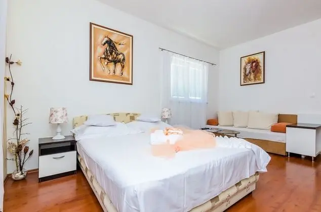 Comfort Studio, Shared Swimming Pool