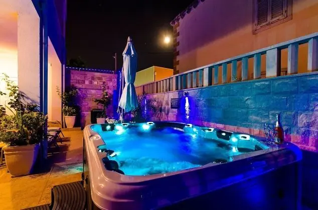 Comfort Studio, Shared Swimming Pool