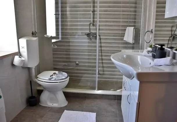 Tek Büyük Yataklı Oda, Balkon, Deniz Manzaralı