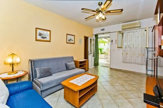 Comfort Apart Daire, 2 Yatak Odası, Avlu Manzaralı (3)