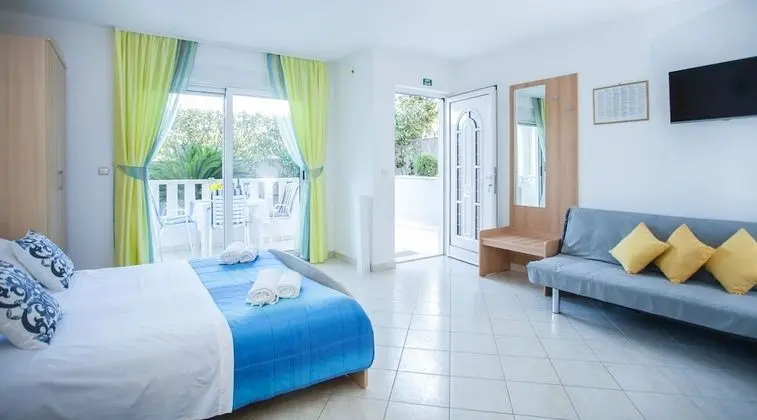 Stüdyo, Teras, Zemin Kat