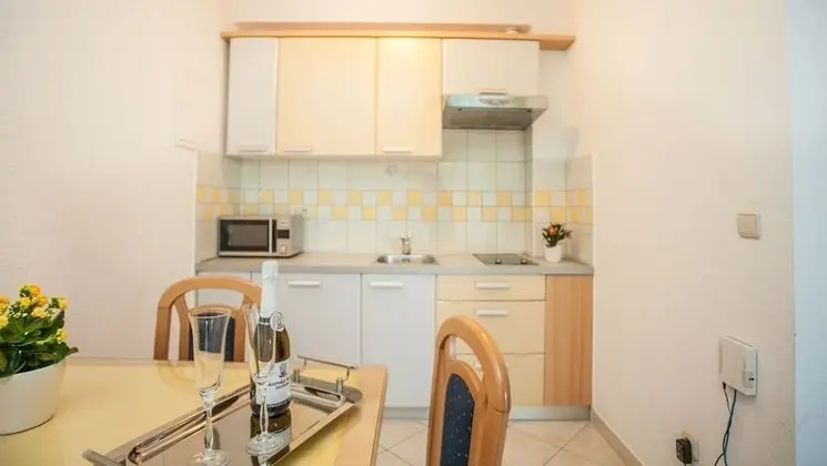 Stüdyo, Teras, Zemin Kat