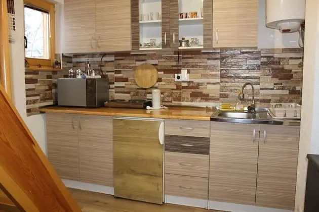 Log Cabin Basta