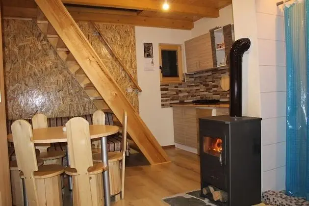 Log Cabin Basta