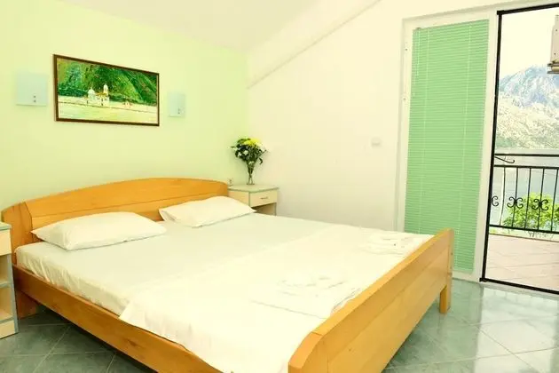 Comfort Tek Büyük Yataklı Oda