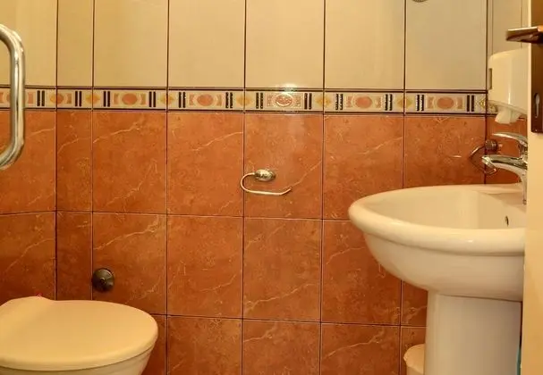 Comfort Tek Büyük Yataklı Oda