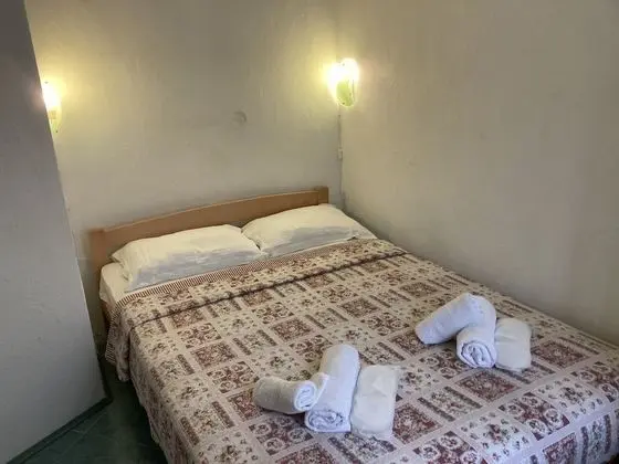 Economy Tek Büyük Yataklı Oda