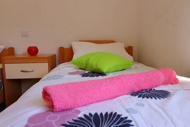 Stüdyo (Studio Apartment with Terrace and Sea)