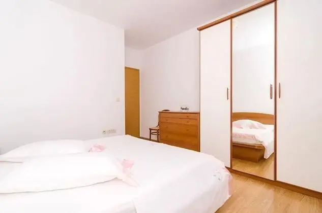 Apart Daire (Two Bedroom Apartment with Balcony)