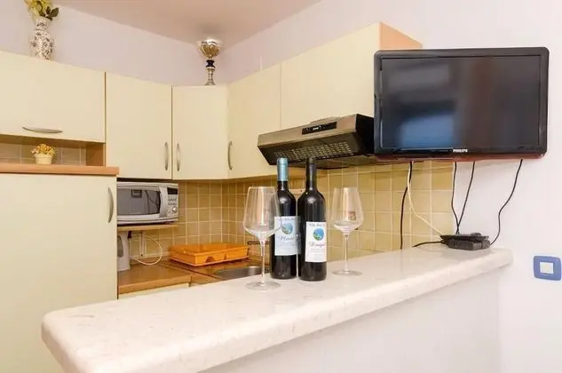 Apart Daire (Two Bedroom Apartment With Terrace)