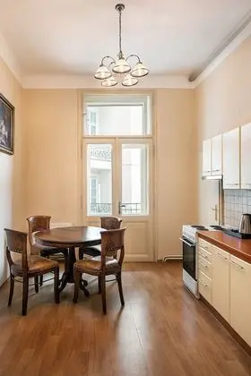 Apart Daire, Şehir Manzaralı