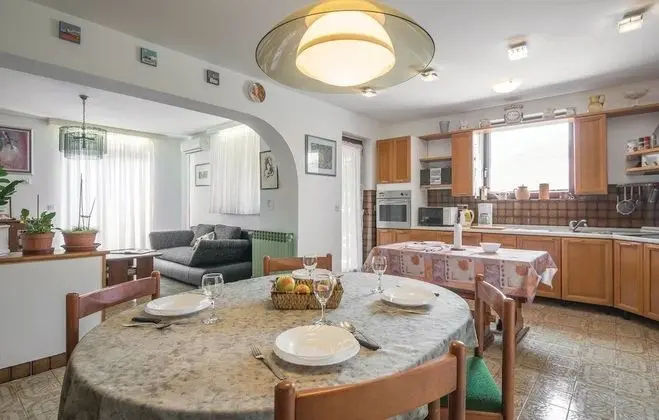 Apart Daire, 2 Yatak Odası (1495/14372)